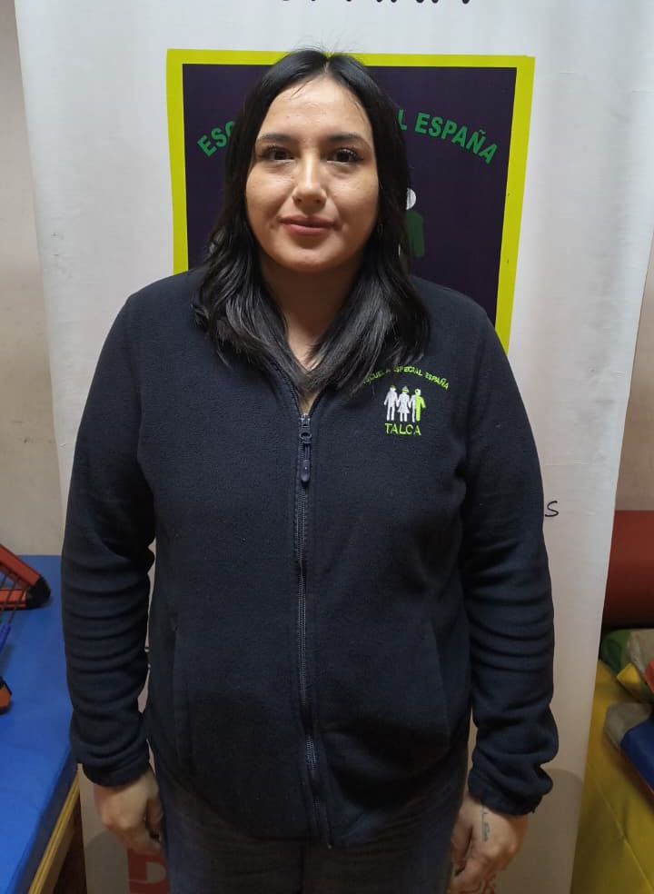 Nicole Araya, Asistente De Aula
